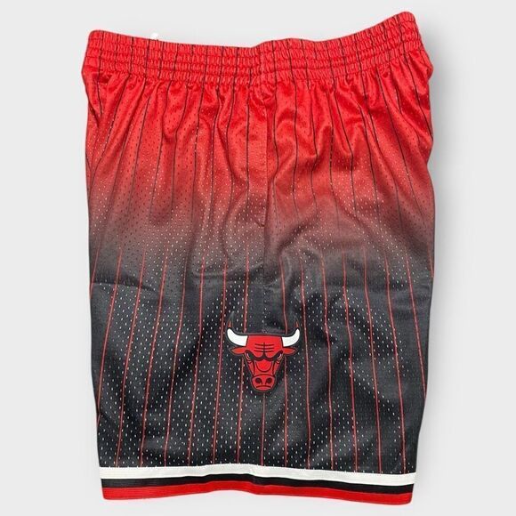 Mitchell & Ness Chicago Bulls 1995 Fadeaway Swingman Shorts Mens size XL New - Picture 4 of 9